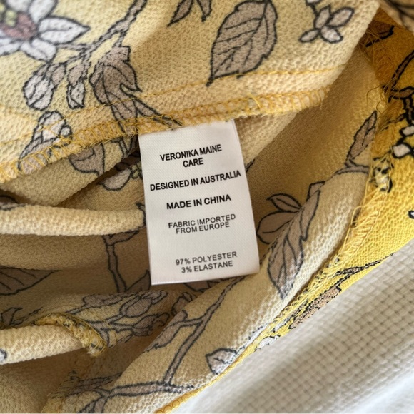 Veronika Maine Yellow Floral Sleeveless Top Size 10 - Picture 5 of 5